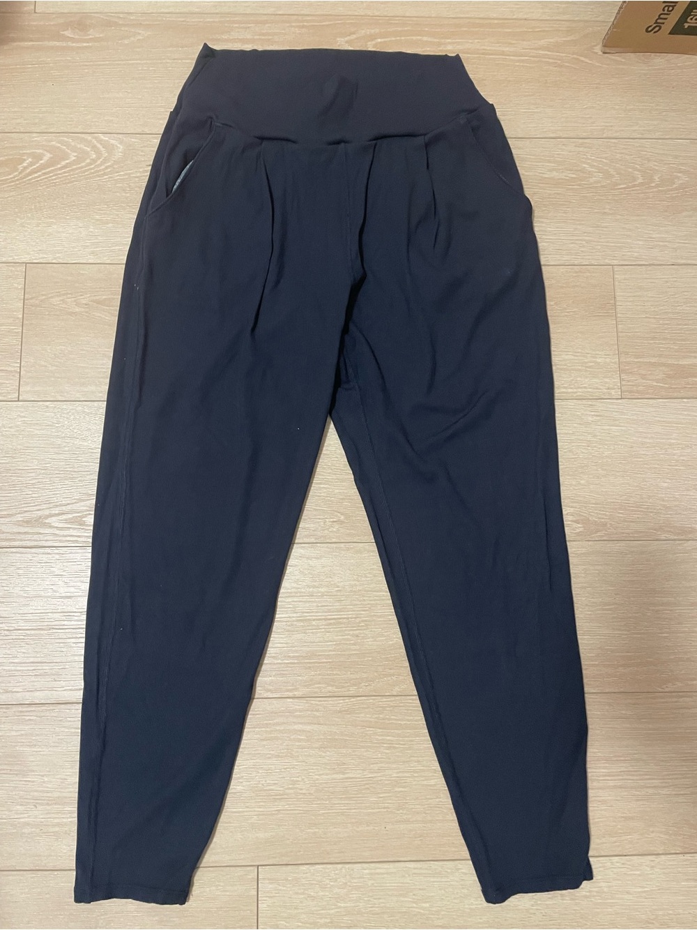Vuori Black Ribbed Joggers Size S